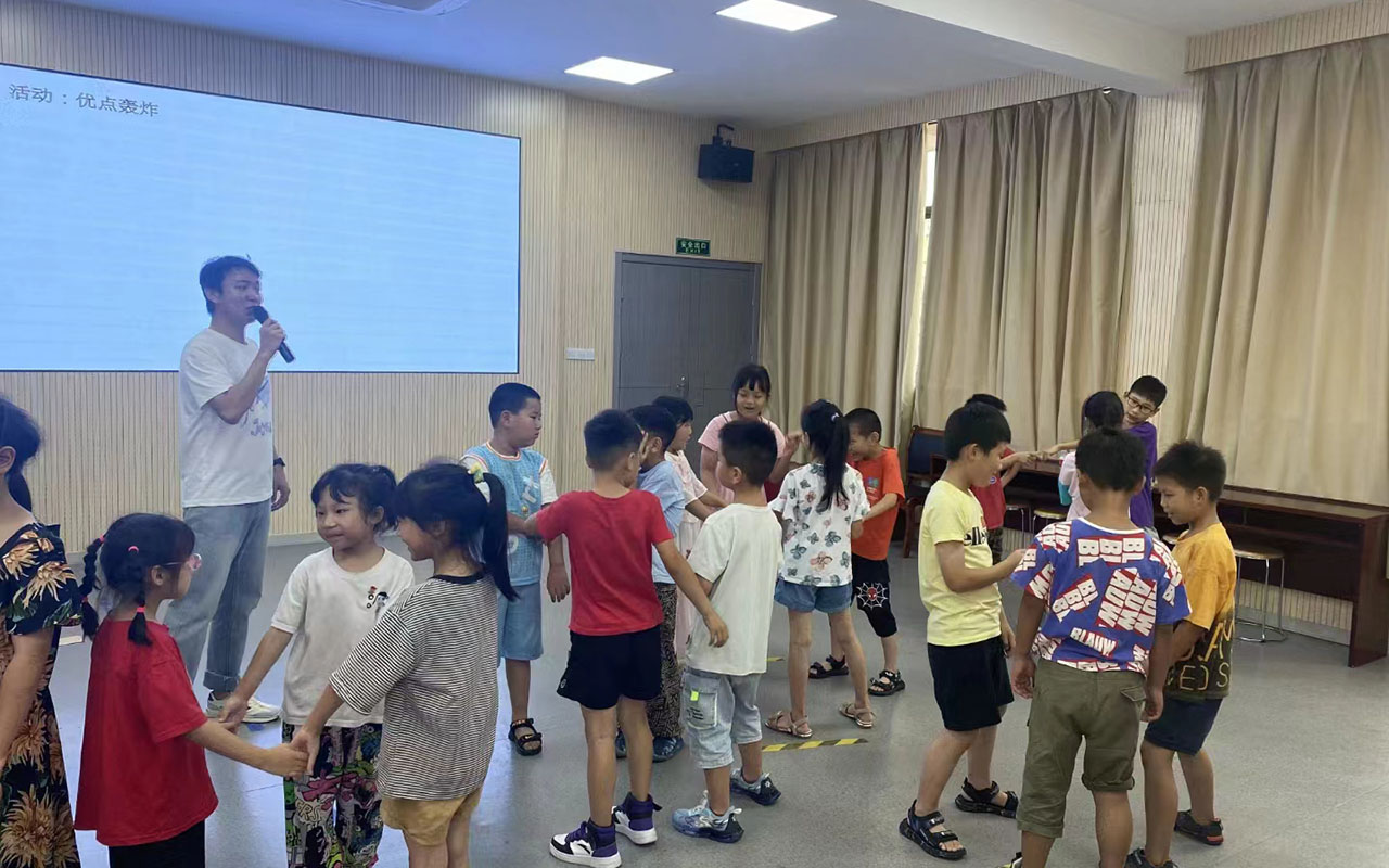 天柱龙观乡中心学校